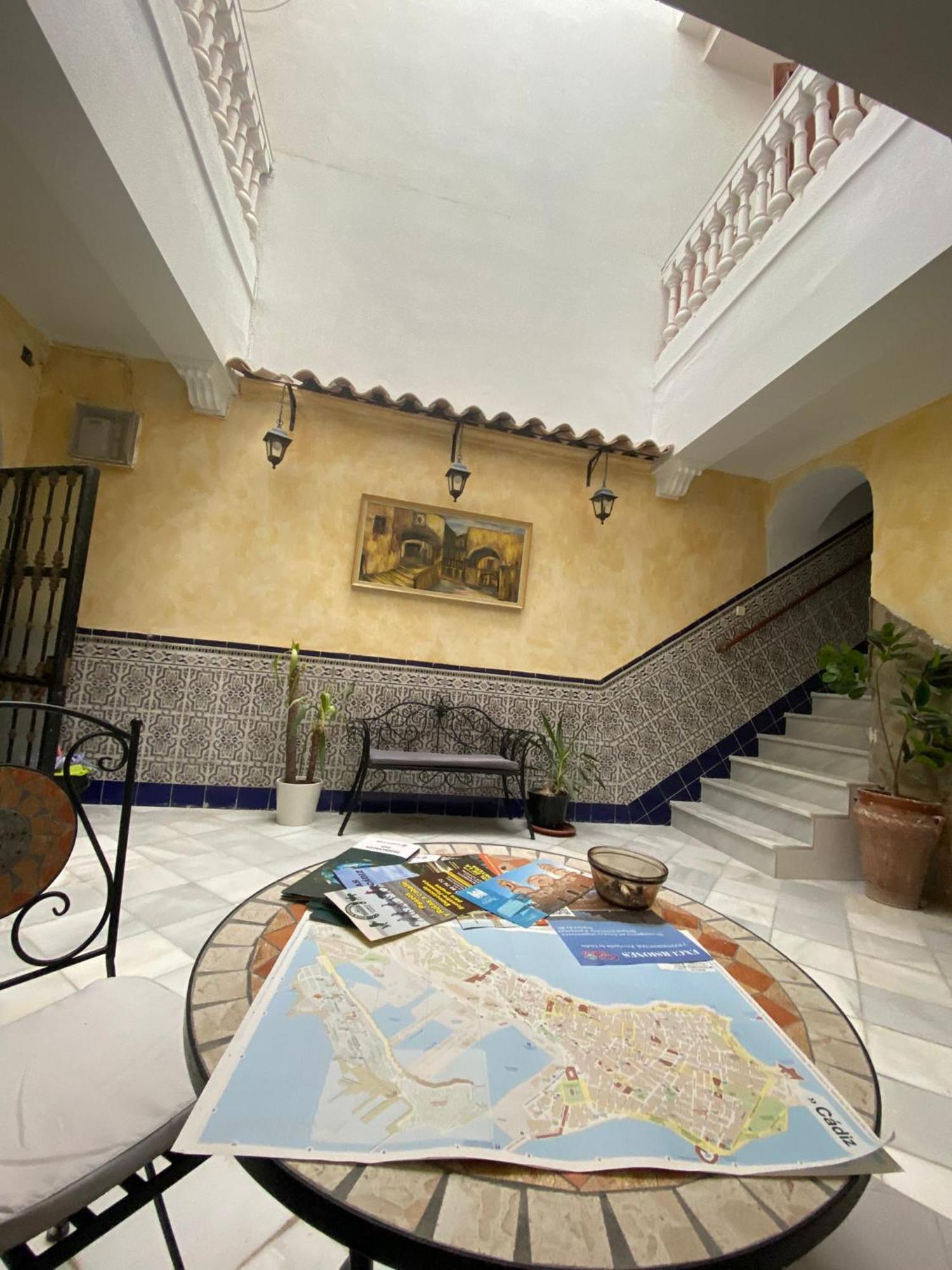 Patio Andalusi Junto A La Vina Apartment Cadiz Exterior photo