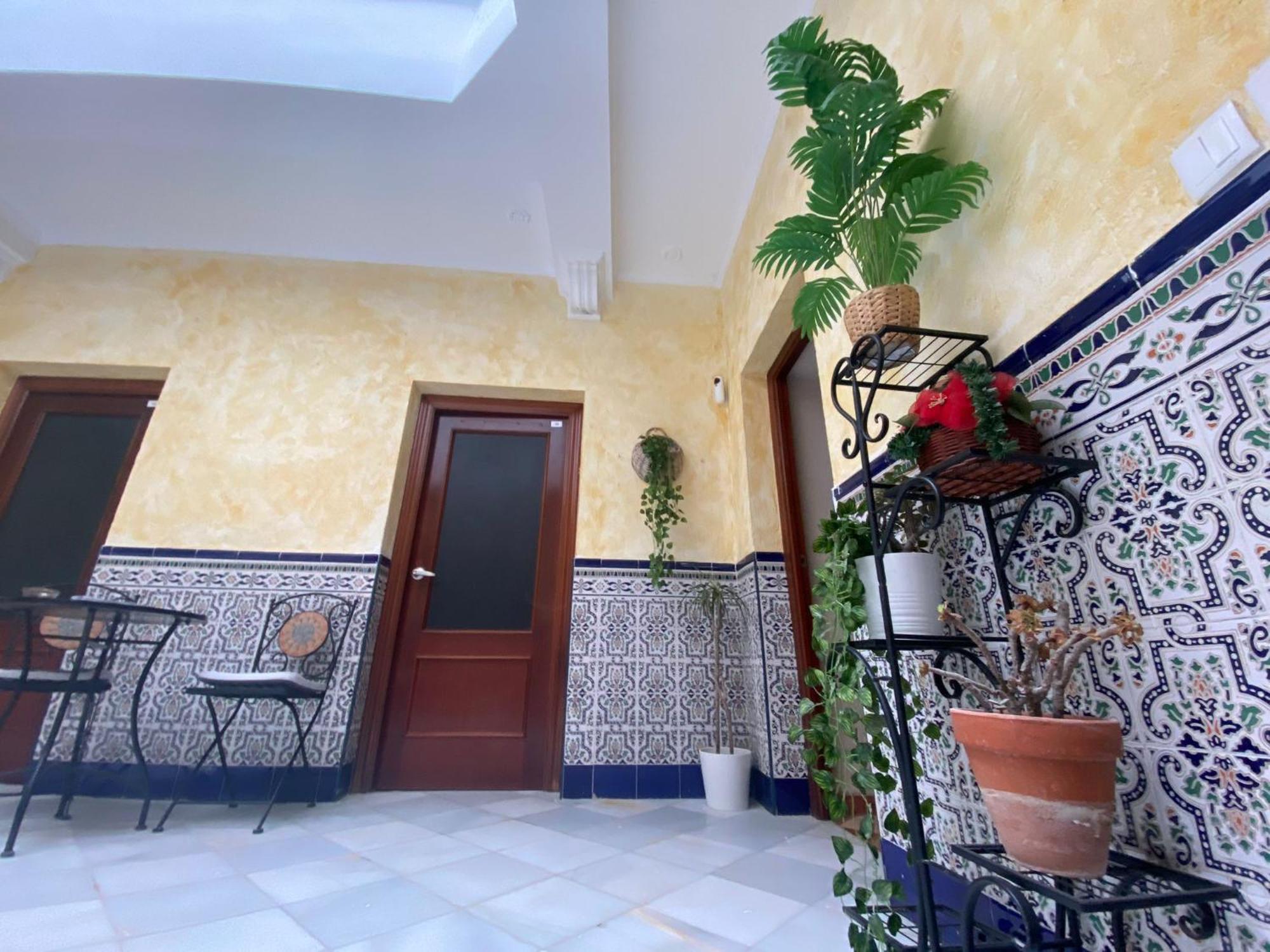 Patio Andalusi Junto A La Vina Apartment Cadiz Exterior photo